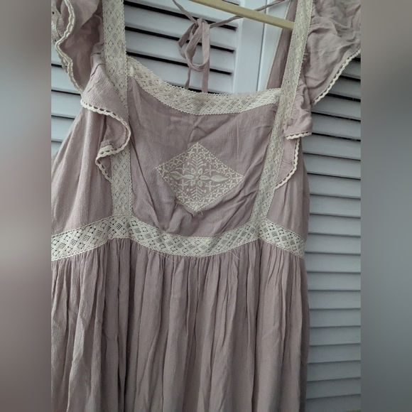 Boutique Dress Midi Edwardian - Picture 2 of 4